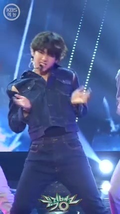 Center of music of Fake Love - KBS advocate - Jin 