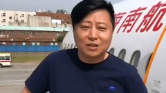 of director Wang Jun aids Yang Jiasong of _ of