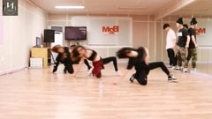 Zheng Ni of _ of MAMA exercise room but