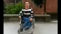 Zhang Yinchong does obeisance to center auspicious