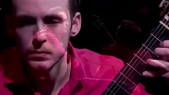 A Si of classical guitar duet holds Er · Pi Yazun