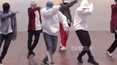 The room of exercise of Han round dance of too man