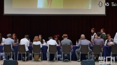 Carry out of autograph of hall of KOBACO of center of broadcast of UNI.T - Korea is met Li Xiuzhi of