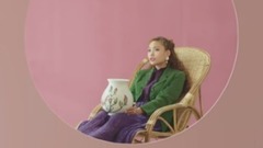 RUN _GRAY, li Zhen is elegant