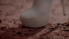 _Ariana Grande of caption of Break Free Chinese