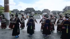 Short of crowded and blatant music of _ of 1000 Mi