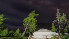 Sky _ Wu Lan holds Ya in the palm