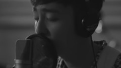 Roy Kim Music ACOUSTIC SESSION #4 holds firmly my