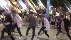 Round street of grand dance of Idol of newest regr