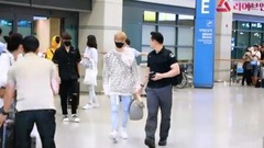 Ren Chuan airport enters a country 18/08/27_WANNA