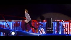 Small broken group exceeds One Direction concert o