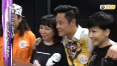 Outstanding young invites a good friend to hold th