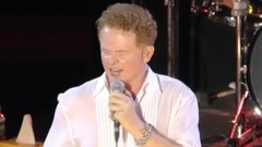 _Simply Red of edition of Lost Weekend spot