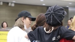 180917 Ren Chuan airports enter a country Somi who