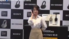 Take a picture time - east gate square earphone ap