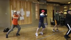 Lu Han D-15 - of titbits of rehearse of 2 make one