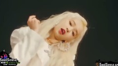 New female round Everglow gives music " Bon Bon C