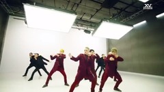 The actor below pine of Rockin' It Short Ver_ als