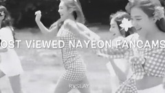 Arena of TWICE graceful Lian is patted continuousl