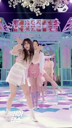 _IZ*ONE of dancing of Violeta relay type