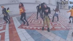 Dancing of rose teenager Cai Yilin breaks up jump