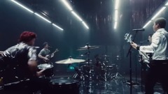 Who Do You Love_5 Seconds Of Summer, the Chainsmok