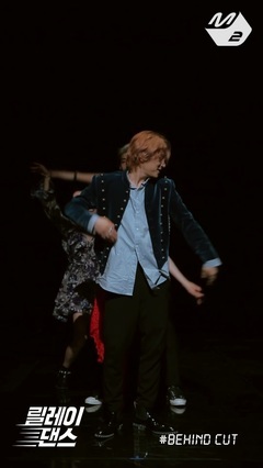 _K.A.R.D of dancing of type of Bomb Bomb relay