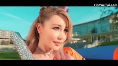 Lace Up_ Huang Wenjie