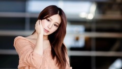 The car carries big plate " taxi of · of gold br