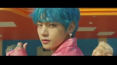 Ballproof teenager of Boy With Luv_ is round, hals