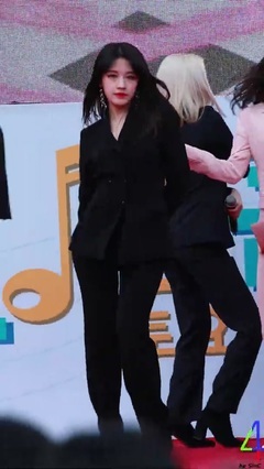 Cheng Ji - BLACK DRESS peace Saturday concert / video of dancing of 190420_ of show of Zhu Yi of ben