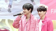 Q&A + lovely instant - Soundwave autograph is met