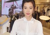 Li Bing puts Shanghai on the ice to attend an acti