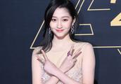 Guan Xiaotong, netizen: It is very cold that you w