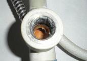Faucet screw falls into conduit to fasten urgent,