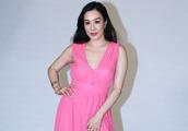 Zhong Liti wears powdery skirt to appear on some a