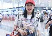 Zhong Liti appears on the airport, netizen: The de
