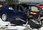 Report of traffic accident of tesla Model X gives