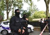 French man holds knife do violence to send 2 dead